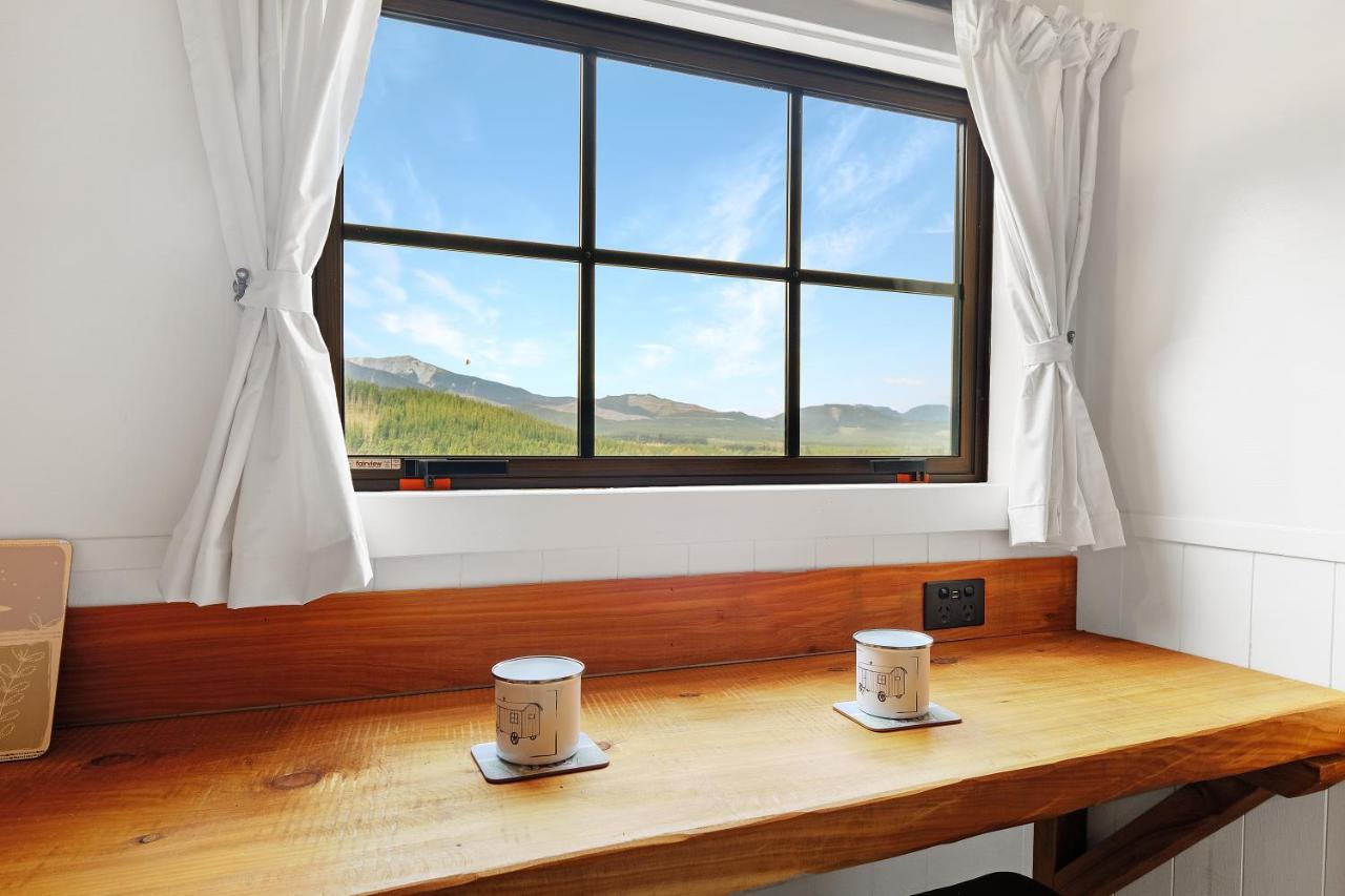 The Shepherds Hut - Boutique Retreat. Hanmer Springs Exterior photo
