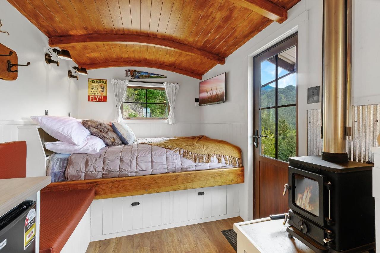 The Shepherds Hut - Boutique Retreat. Hanmer Springs Exterior photo
